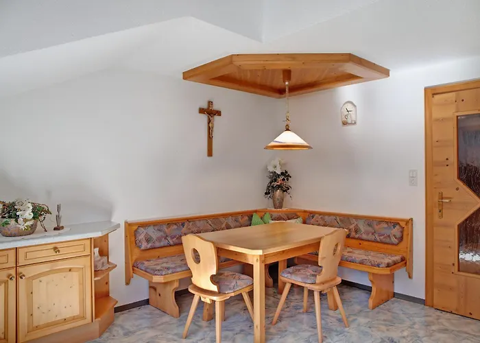 Hof Almfrieden - Dormitz * 나서레이스